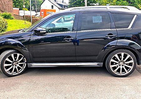 Mitsubishi Outlander 2.4 MIVEC Intense 4WD Intense