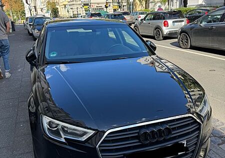 Audi A3 35 TFSI S tronic Limousine -