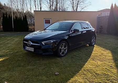 Mercedes-Benz A 220 AHK k/Top/Schiebed./190PS/Abst.Temp/CarPla