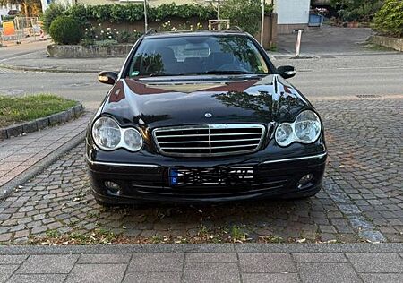Mercedes-Benz 220