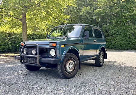 Lada Niva 4x4 *1.7i/AHK/Kein Rost!*