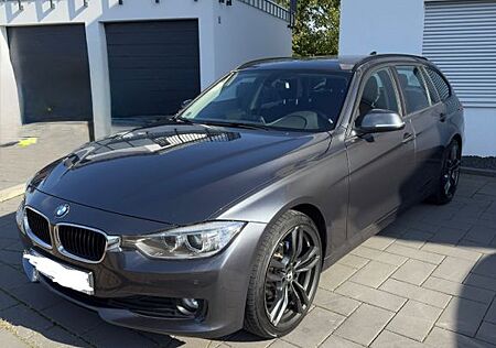BMW 320d Touring -Custom Soundsys., Shz, Autom, Pano