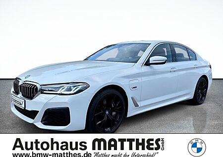 BMW 545 M Sport e xDrive Limousine (2020 - Park-Assi