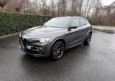Alfa Romeo Stelvio 2.9 Bi-T. V6 Quadrifoglio AT8-. 8xbereif