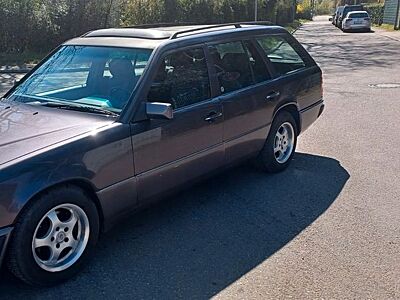 Mercedes-Benz E 230
