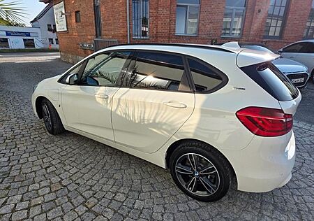 BMW 2er 225 Active Tourer 225xe iPerformance Sport Line