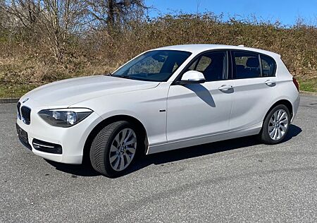 BMW 116dA , Sport Line, Allwetterreifen,