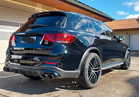 Mercedes-Benz GLC 43 AMG Mercedes-AMG GLC 43 4MATIC+ AMG Abgas