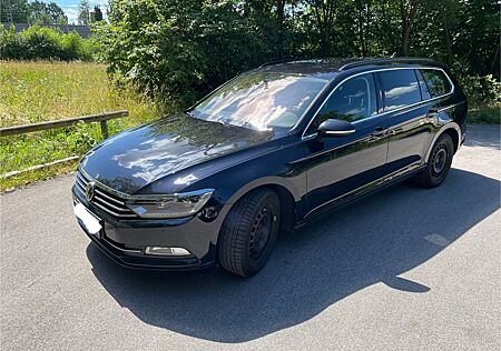 VW Passat Variant Volkswagen 2.0 TDI DSG Trendline Variant...