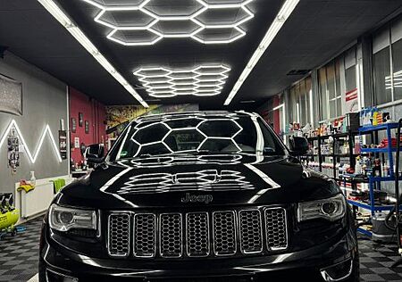 Jeep Grand Cherokee Overland Summit 5.7 V8 HEMI Automatik AHK