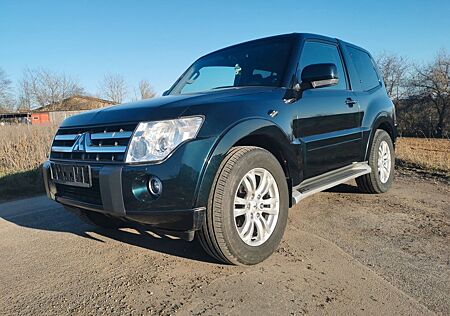 Mitsubishi Pajero 3,2 DI-D 4WD Automatik Instyle, TÜV NEU