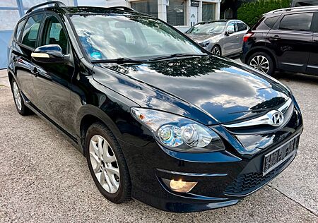 Hyundai i30 CW 1.6 CRDi 66 kW Aus 1 Hand Unfallfrei Top