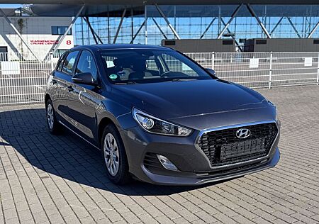 Hyundai i30 1.4 |1.Hand|Scheckheft|Spurhalteassi