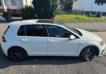 VW Golf Volkswagen 7 GTI - STHZ- PANO