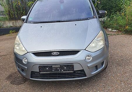 Ford S-Max 2,0 TDCi 103kW DPF Titanium Titanium