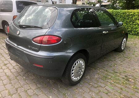 Alfa Romeo 147 1.6 16V T.Spark Distinctive Distinctive