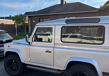 Land Rover Defender 90 TD4 - Neuer Motor, viel investiert