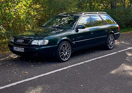 Audi A6 C4 2.6 Avant quattro