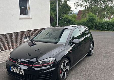 VW Golf Volkswagen 2.0 TSI GTI Performance