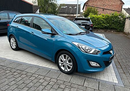 Hyundai i30 cw Style / 1.6 CRDI / Klima / Aus 1 Hand