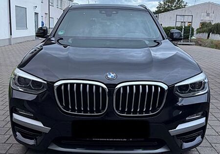 BMW X3 xDrive20i xLine - Top gepflegt