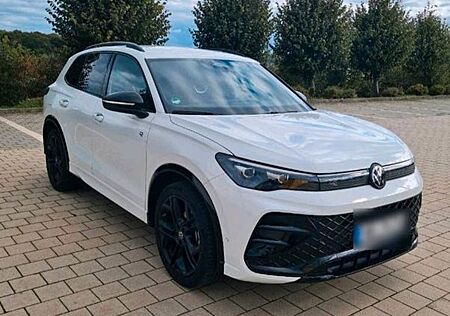 VW Tiguan Volkswagen 1.5 eTSI OPF DSG R-Line /Black Style/ 20"
