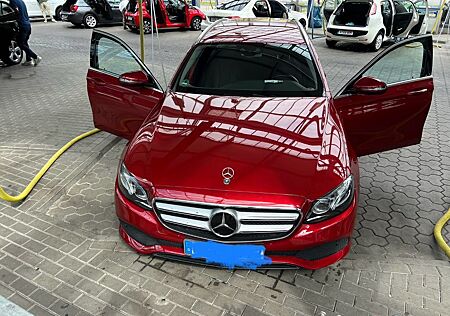 Mercedes-Benz E 220 d T Autom. -