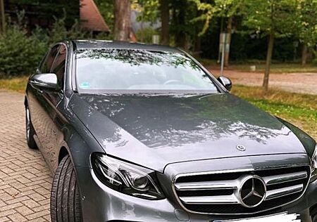 Mercedes-Benz E 300 de Autom. -