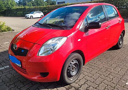 Toyota Yaris 1,0-l-VVT-i -