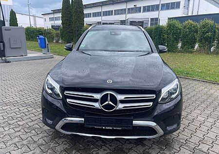 Mercedes-Benz GLC 220 d 4Matc*AMG-Line*Pano*AHK*RFK*Wenig KM!
