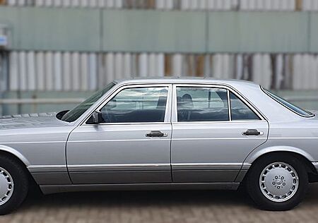 Mercedes-Benz 560 SE Understatement