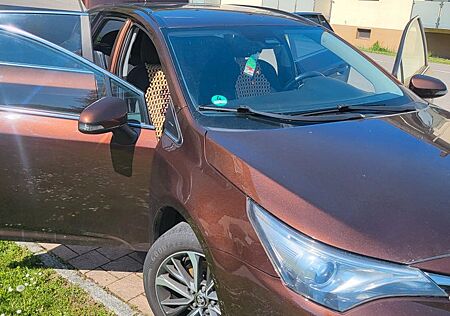 Toyota Avensis 2,0-l-D-4D Business Ed. Touring Spor...