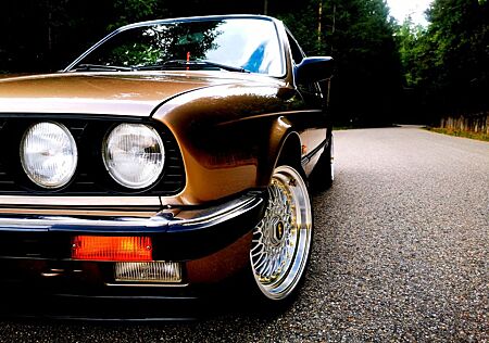BMW 320i Oldtimer/ top Zustand