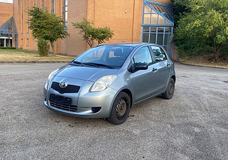 Toyota Yaris 1,3-l-VVT-i Sol Sol *Klima + TÜV - 01/27*
