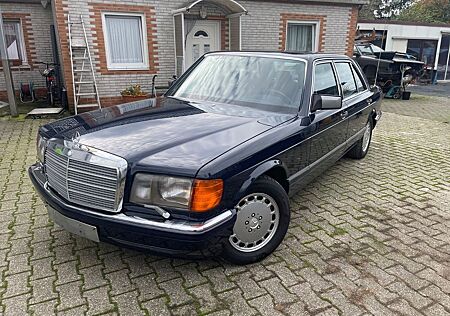 Mercedes-Benz 560 SEL
