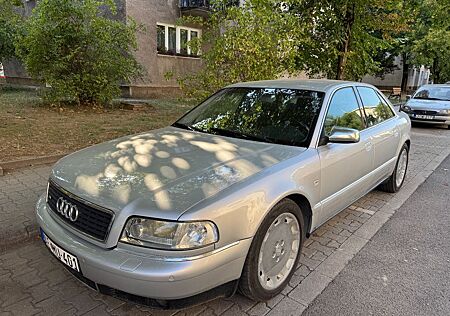 Audi A8 3.7 V8 quattro - completely refurbished!