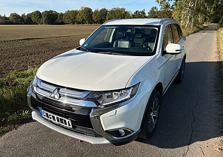 Mitsubishi Outlander gebraucht kaufen Mitsubishi Outlander 2.2 DI-D / 4-WD / 7 -Sitzer / gepflegt