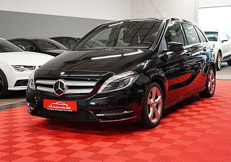 Mercedes-Benz B 250 7G Avantgarde Bi-Xenon*Navi*Tempomat*PDC*