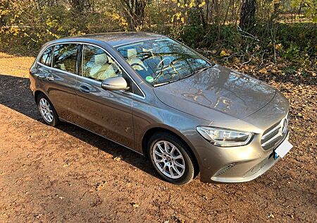 Mercedes-Benz B 180 Sehr gepflegtes Fahrzeug