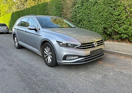 VW Passat Variant Volkswagen 2.0 TDI SCR DSG Elegance Vari...