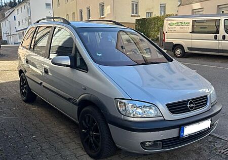Opel Zafira 1.8 16V Elegance in Grau