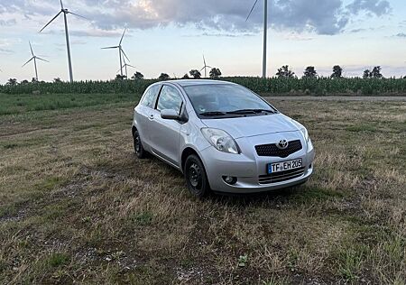 Toyota Yaris 1,0-l-VVT-i Team Team