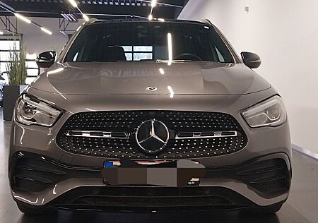 Mercedes-Benz GLA 220 d 4MATIC Top Zustand AMG Design
