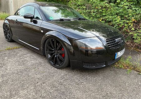 Audi TT Coupe 1.8T quattro 165 kW -