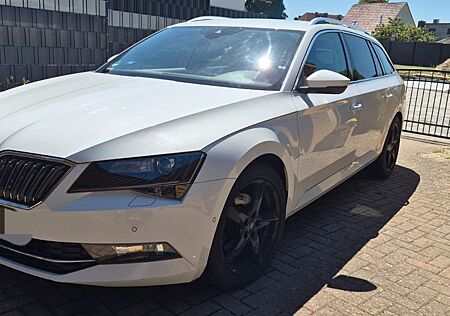 Skoda Superb 2.0 TDI SCR 140kW DSG Ambition Combi ...