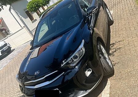 Kia Stonic 1.4 Spirit 99PS 8fach bereift