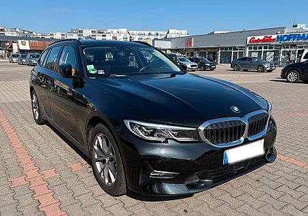 BMW 330d xDrive Touring 2020, Pano, HUD,+4 Felge