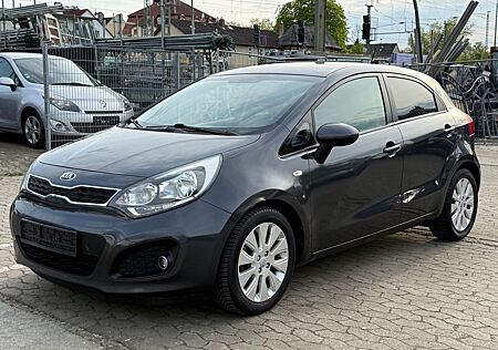 Kia Rio 1.4 FIFA WOPLD CUP EDITION AUTOMATIK /2 HAND