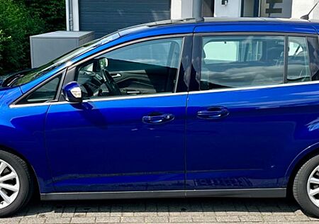 Ford Grand C-Max 2,0TDCi 110kW Titanium Titanium