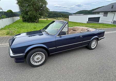 BMW 320 i Cabrio - Oldtimer
